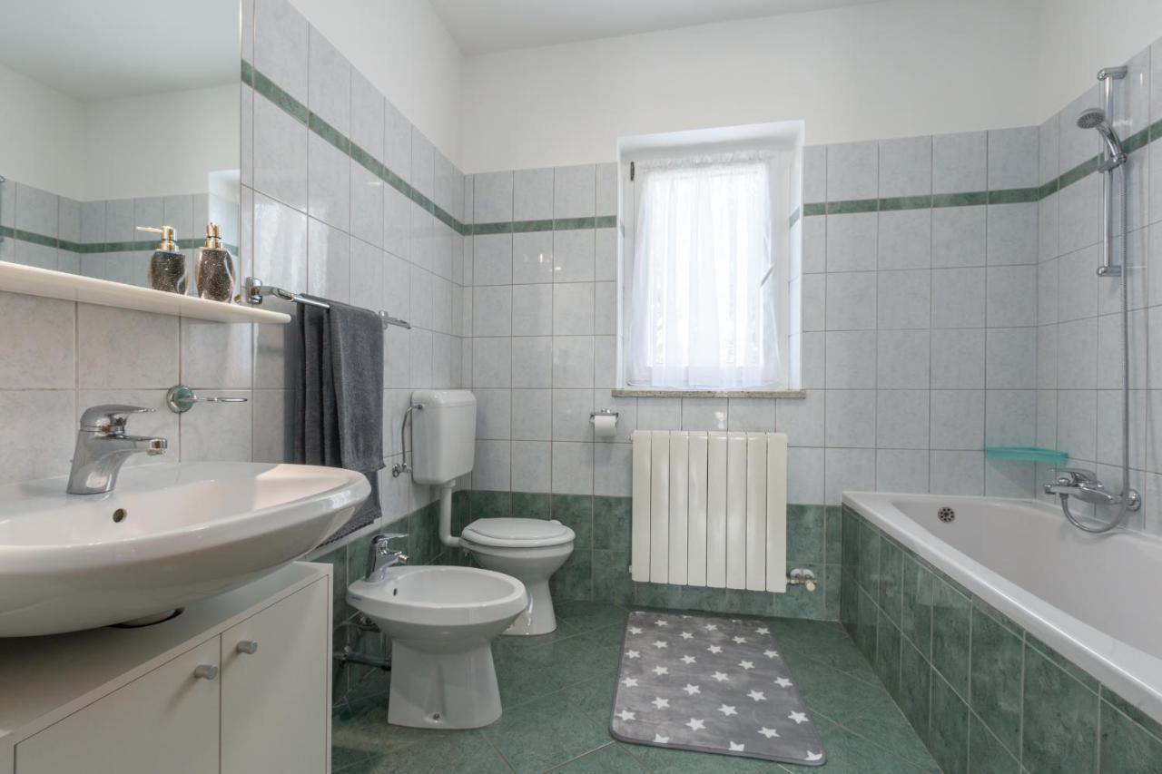 Apartments Emil Пула Екстериор снимка