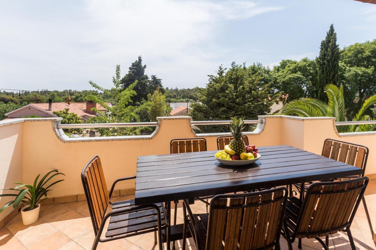 Apartments Emil Пула Екстериор снимка