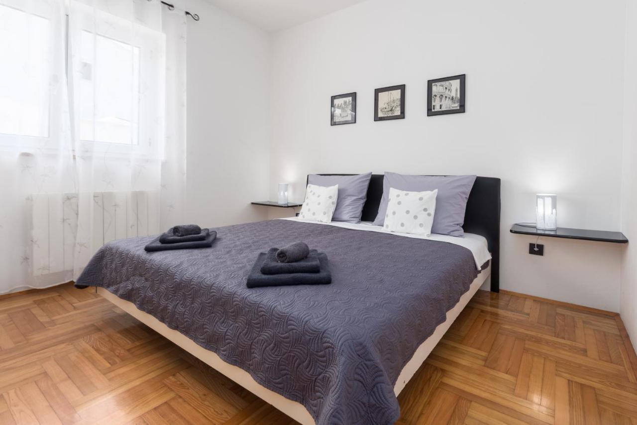 Apartments Emil Пула Екстериор снимка